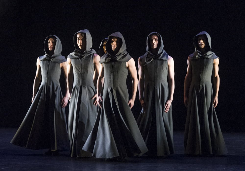 Pria Casanova Complex, Memburu lalu Ditinggalkan