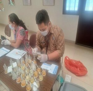 Pelaksanaan Deteksi Dini Penyalahgunaan Narkotika melalui Tes Urine dan Sosialisasi Bahaya Penyalahgunaan Narkotika bagi Pegawai Badan Karantina Pertanian.