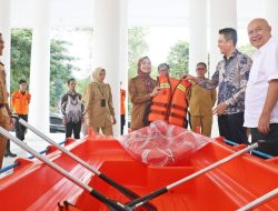 Tanggap Darurat, PT Gani Arta Dwitunggal Berikan Bantuan  Lima Rescue Boat Untuk Kabupaten Serang