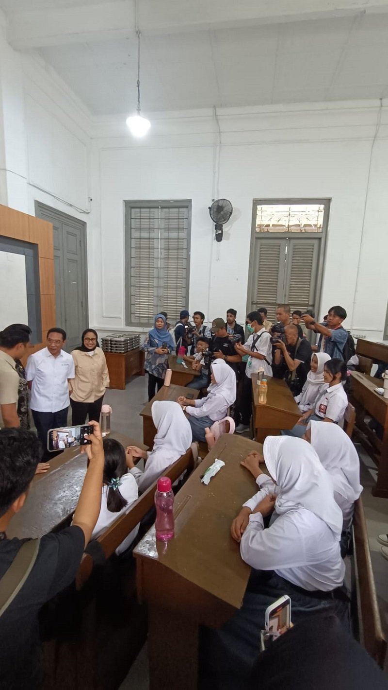 Tumbuh Bersama Menuju Masa Depan Emas Anak Indonesia, Setahun Program Makan Bergizi Gratis