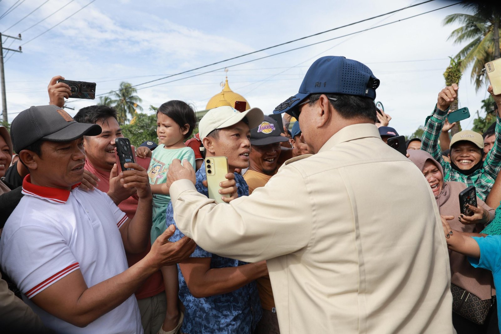 Prabowo Pastikan Anggaran Penanganan Bencana Cukup: Bantuan Boleh Masuk dengan Mekanisme yang Jelas