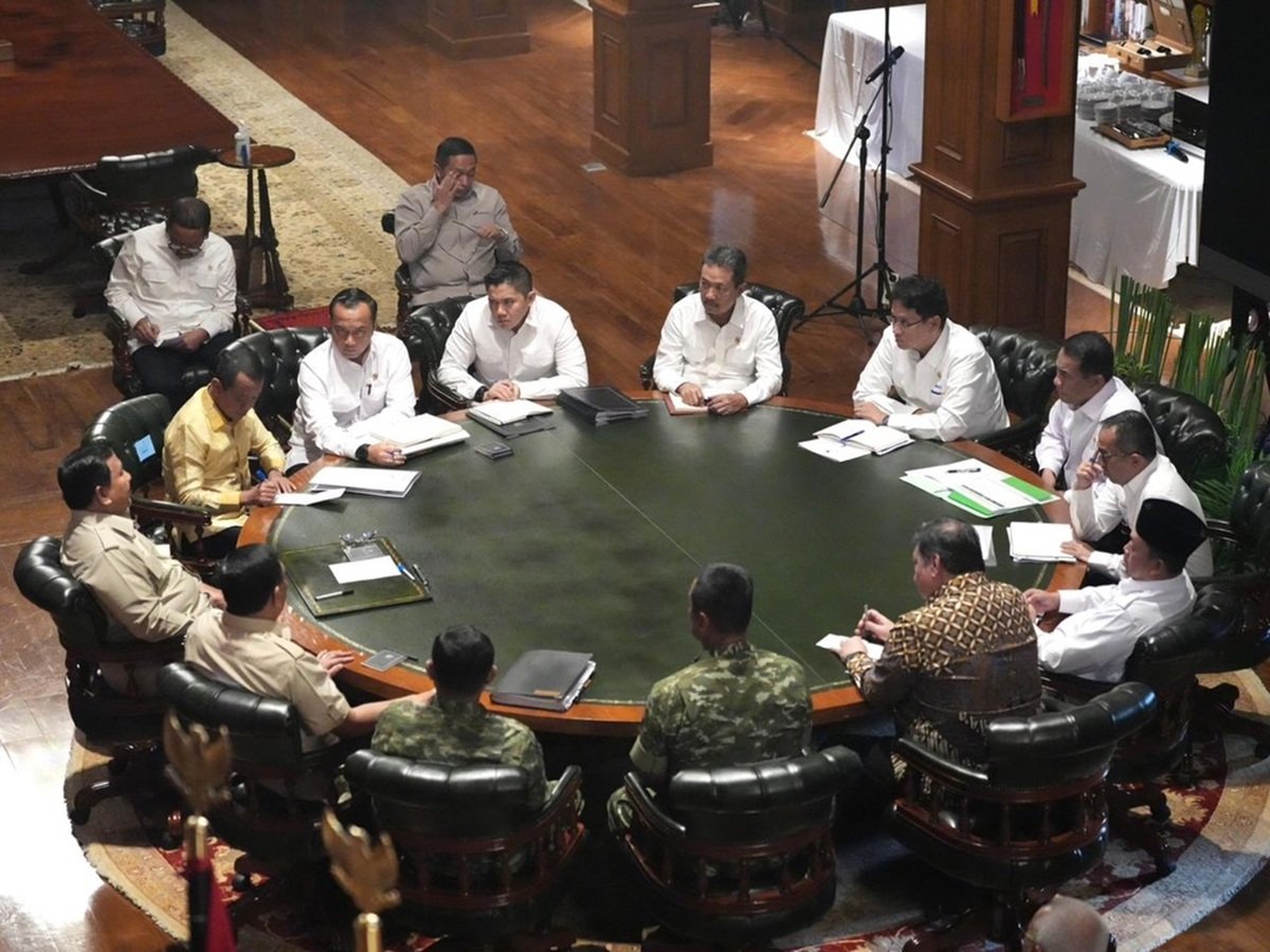 Sidang Kabinet Perdana: Prabowo Menolak Proyek Mercusuar