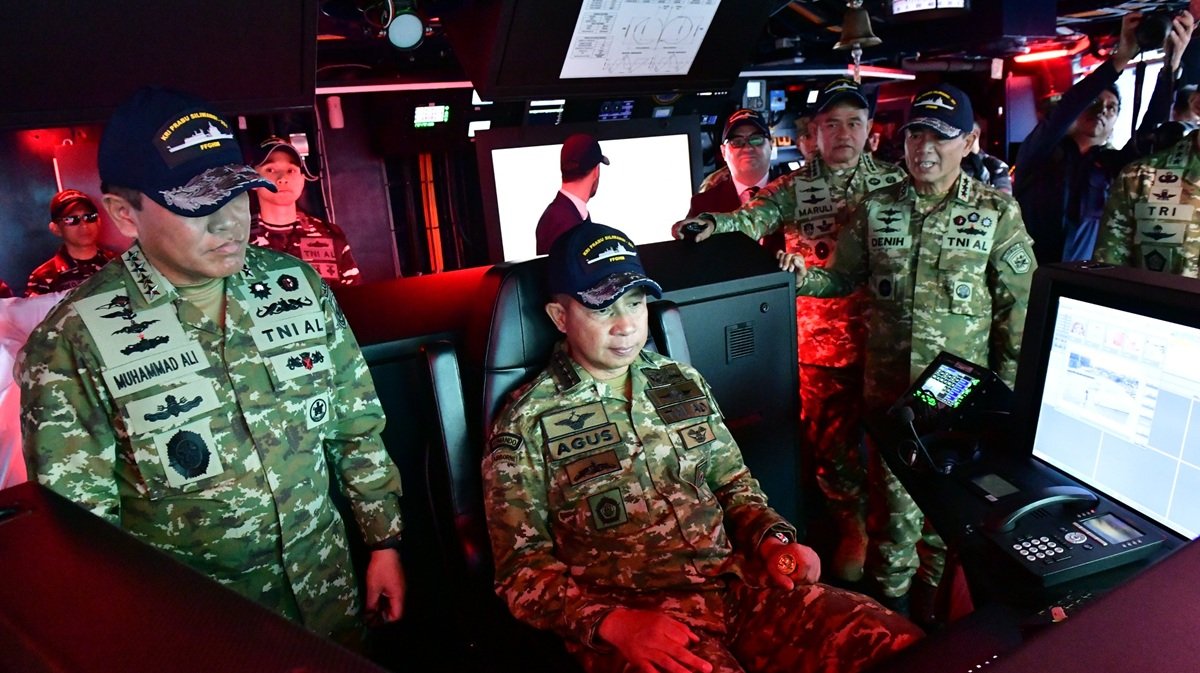 Armada Baru TNI AL, KRI Prabu Siliwangi-321 Sandar di Tanjung Priok