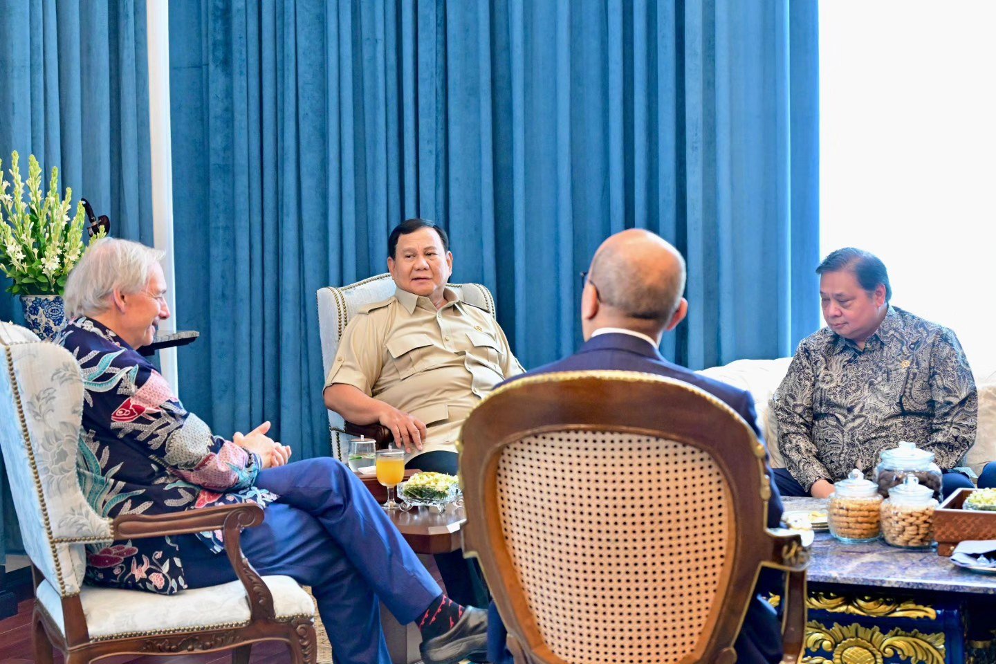 Prabowo bertemu Dalio, Kode Untuk Soros