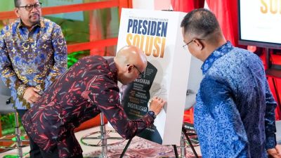 Menyelami Pola Pikir di Balik Gerak Cepat Prabowo Lewat Buku Presiden Solusi